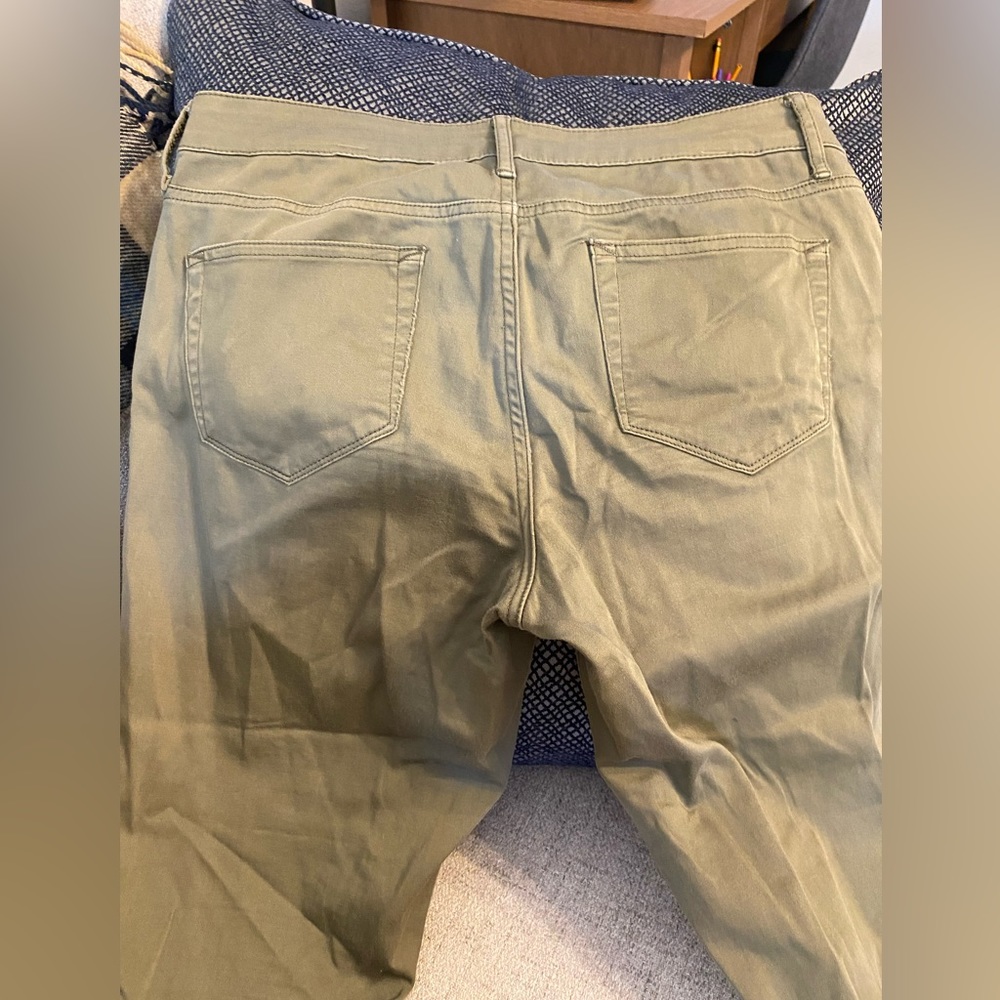 Green pants - Picture 3 of 8